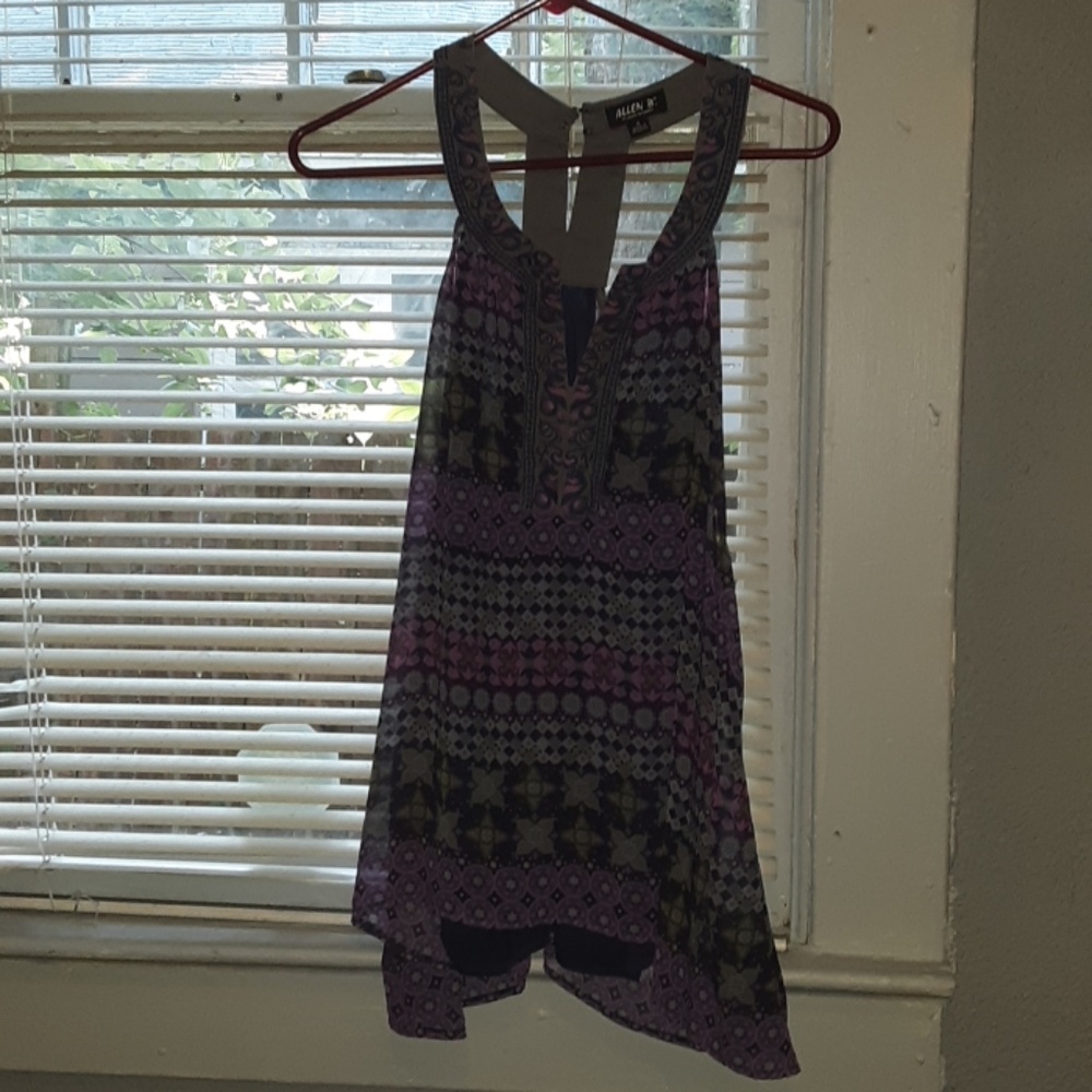 I'm selling a shirt